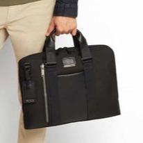 TUMI’s slim briefcase collection as business gifts for loyal customers, top performers, & VIP gifts
