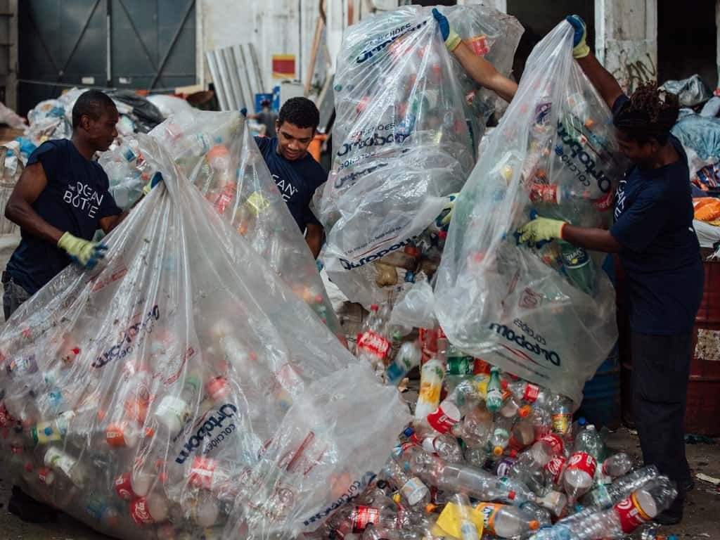  Ocean Bottle - stop plastic pollution campaign
