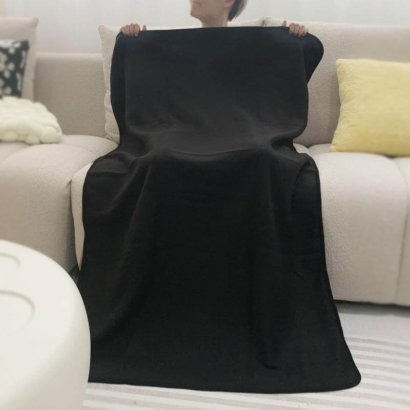 COSY - Giftology Travel Blanket with Pouch